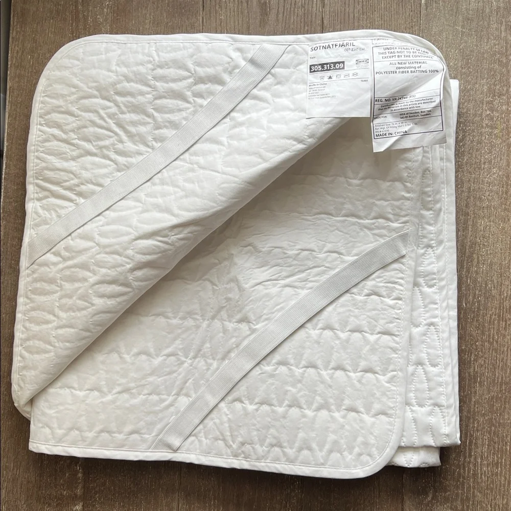 NWT IKEA SOTNÄTFJÄRIL - Waterproof mattress protector - Twin